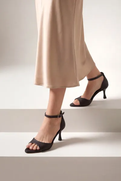 Kahverengi Kemer Bantlı Kadın Topuklu Ayakkabı 463306