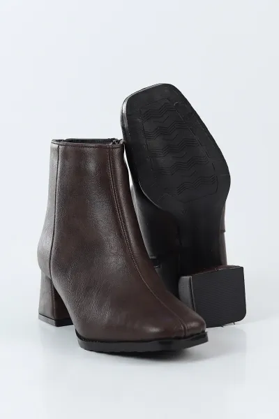 Kahverengi Kırışık Doku Küt Burun Fermuarlı Kadın Topuklu Bot 496504