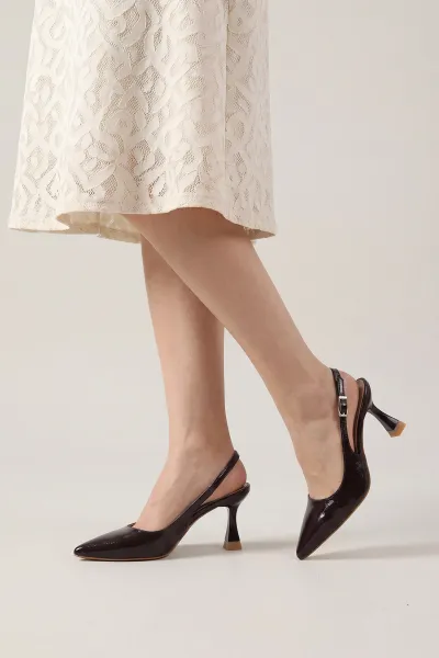 Kahverengi Kırışık Rugan Sivri Burun Bilek Kemerli Kadın Topuklu Ayakkabı 443388