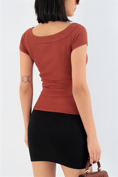 Kahverengi Madonna Yaka Likralı Bluz 28924B