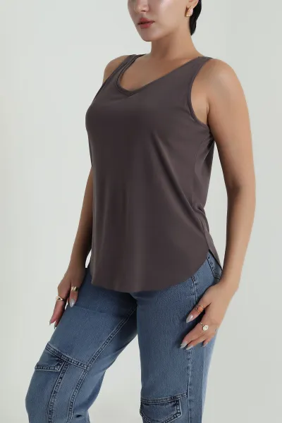 kahverengi-oval-kesim-modal-kadin-atlet-482082