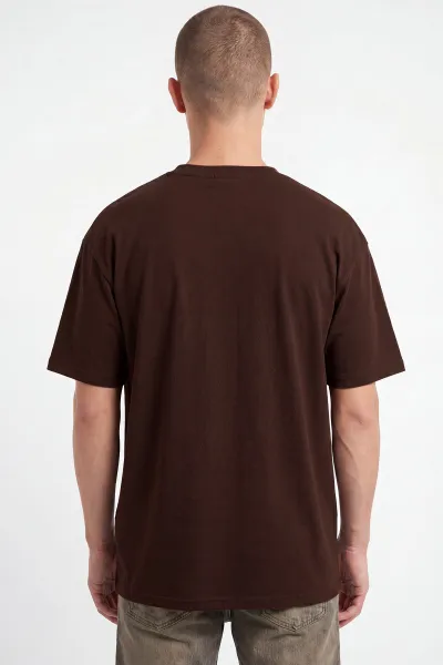 Kahverengi Oversize Bisiklet Yaka Yazı Detaylı Erkek Tişört 465426