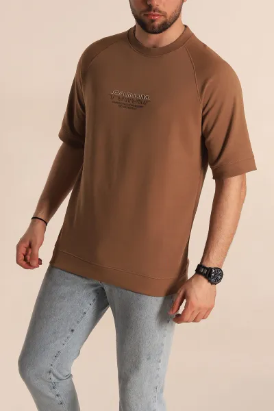 Kahverengi Oversize İki İp Kabartma Yazılı Reglan Kol Detaylı Erkek Tişört 266860