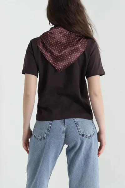 Kahverengi Polo Yaka Nakışlı Ribana Kadın Tişört 440064