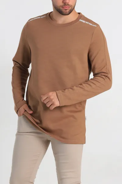 kahverengi-regular-fit-baski-detay-erkek-basic-sweatshirt-305714