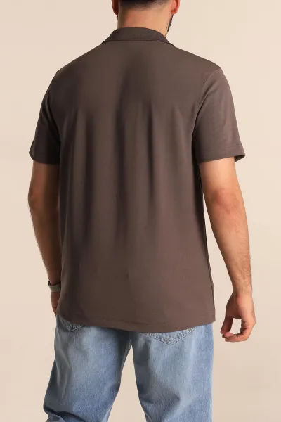 Kahverengi Regular Fit Dokulu Fermuarlı Polo Yaka Erkek Tişört 277200