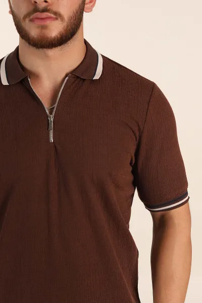 Kahverengi Regular Fit Dokulu Fermuarlı Polo Yaka Erkek Triko Tişört 370057