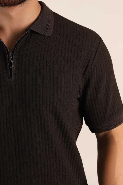Kahverengi Relaxed Fit Çizgi Detaylı Fermuarlı Polo Yaka Erkek Tişört 370330