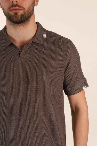 Kahverengi Relaxed Fit Dokulu Patlı Polo Yaka Erkek Tişört 370267