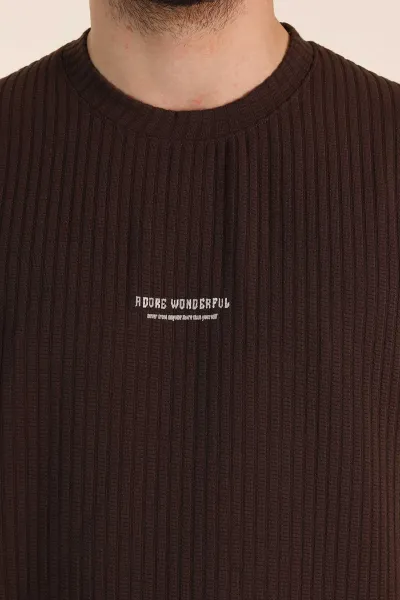 Kahverengi Relaxed Fit Dokulu Yazı Detaylı Erkek Tişört 370309