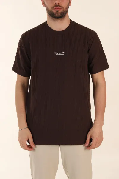 Kahverengi Relaxed Fit Dokulu Yazı Detaylı Erkek Tişört 370309