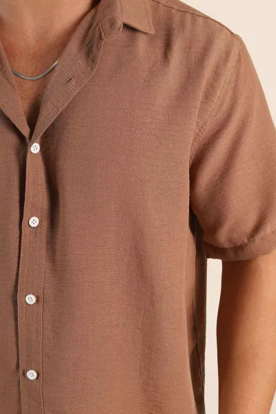 Kahverengi Relaxed Fit Keten Kısa Kollu Erkek Gömlek 376972