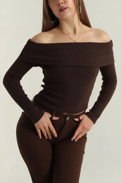 Kahverengi Şardonlu Fitilli Madonna Yaka Triko Bluz 409807