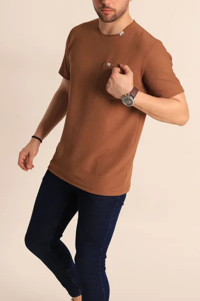 Kahverengi Slim Fit Petek Dokulu Cep Detaylı Geniş Yaka Erkek Tişört 257207