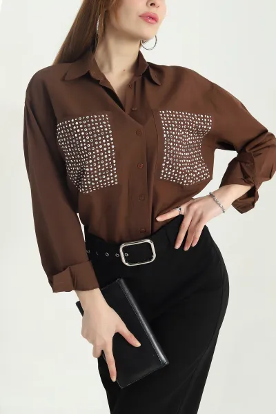 kahverengi-tasli-cift-cep-poplin-gomlek-341253