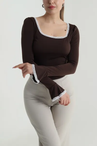 kahverengi-yakasi-dantelli-sandy-kadin-bluz-488835