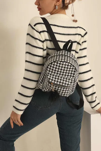 Kazayağı Desenli Mini Boy Sırt Çantası 235875
