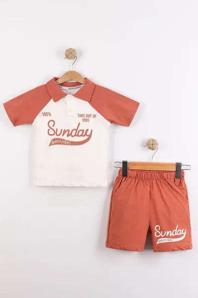 Kiremit (3-10 Yaş)Sunday Baskılı Yakalı Düğmeli Garnili Erkek Çocuk Takım 460724
