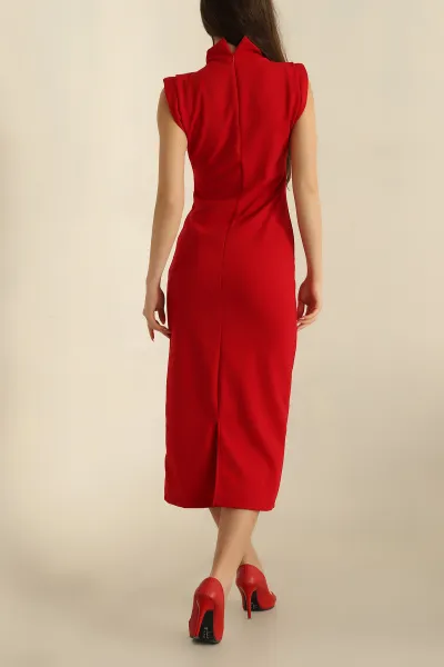 Kırmızı Çiçek Aksesuarlı Vatkalı Elbise 261373