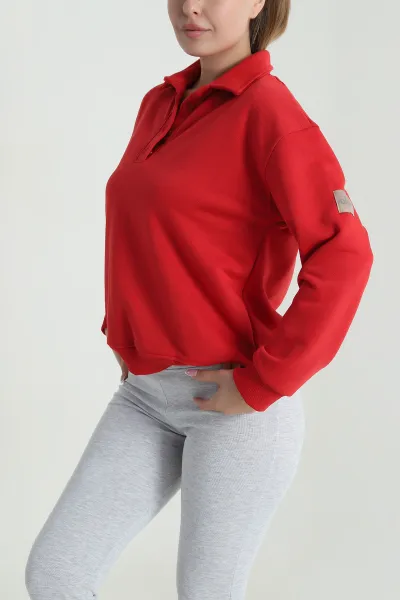 Kırmızı Düğmeli Yaka Üç İp Kadın Sweat 484743