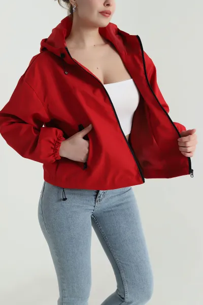 kirmizi-fermuarli-kapsonlu-bondit-kadin-yagmurluk-497134
