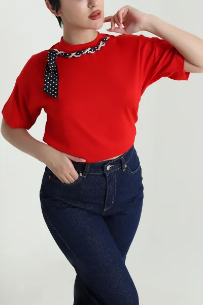 Kırmızı Fularlı Kolye Modal Kadın Tişört 470263