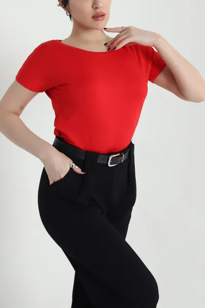 Kırmızı Geniş Yaka Kadın Tişört 455146