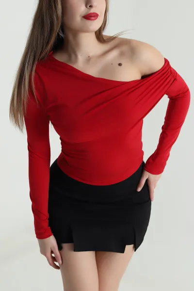 Kırmızı Omuz Büzgülü Sandy Kadın Bluz 494331