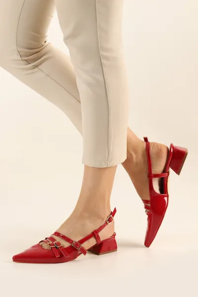Kırmızı Rugan Gold Tokalı Kemer Detaylı Kalın Topuklu Ayakkabı 264531