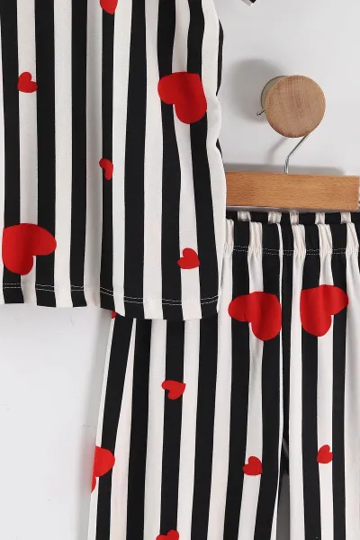 Kırmızı Siyah  (4-16 Yaş)Çizgili Kalp Desenli Kız Çocuk Pijama Takım 466325