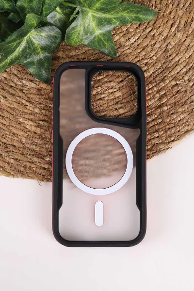 Kırmızı TeknoCase İphone 15 Pro Uyumlu Matte Guard Serisi Lens Korumalı Silikon Telefon Kılıfı 472453