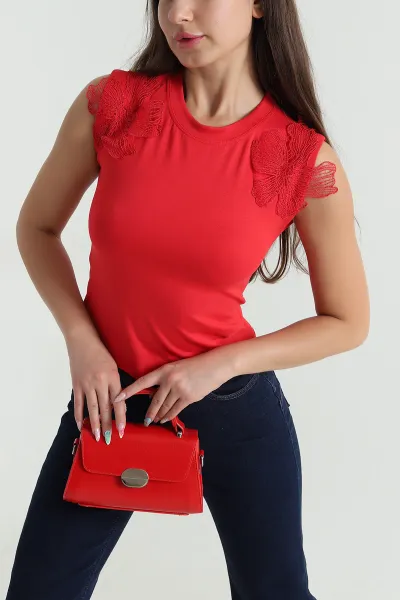 Kırmızı Yaka Dantel Detay Bluz 468958