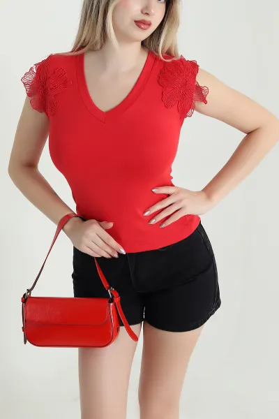 Kırmızı Yaka Dantel Detay Bluz 469866