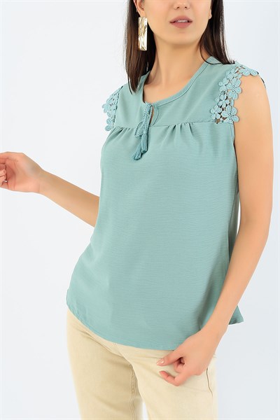 Kolları Dantel İşlemeli Su Yeşili Bluz 36749