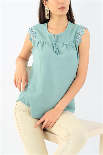 Kolları Dantel İşlemeli Su Yeşili Bluz 36749