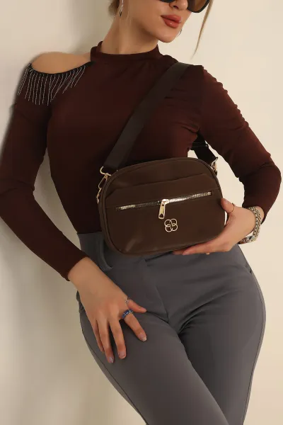 Koyu Kahve Cep Detaylı Fermuarlı Omuz Çantası 233202