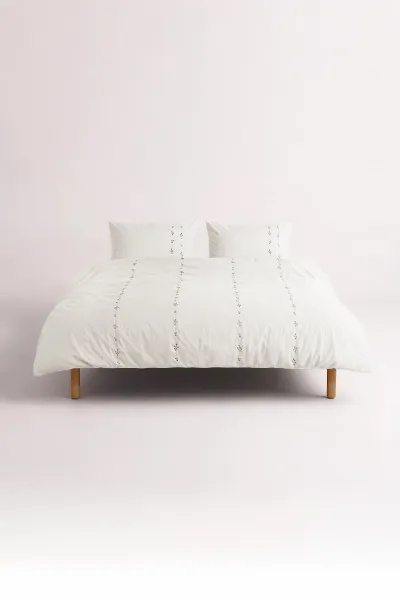 Krem 200x220 Cm Bella Home Çift Kişilik Grace Nakışlı Nevresim Takımı - Zarif Desen & Premium Kalite 475778