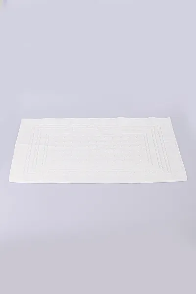 Krem 50x70 Cm Piramit Desenli Jakarlı Ayak Havlusu 448886