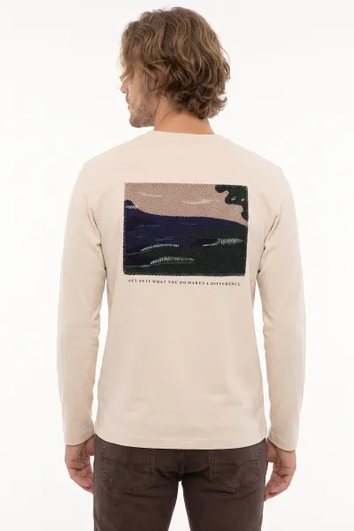 Krem Bisiklet Yaka Sırt Detay Erkek Sweatshirt 492024