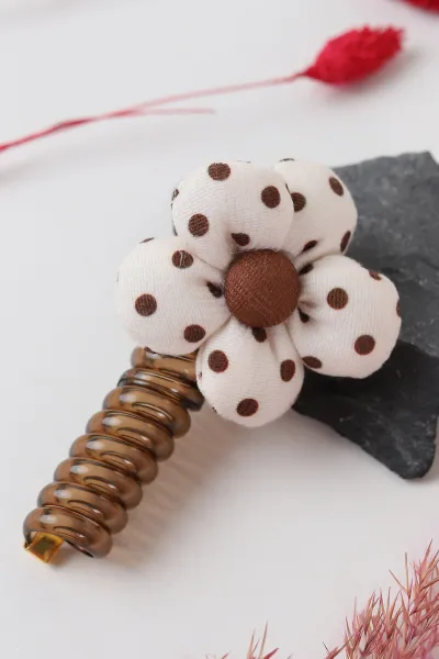 Krem Çiçek Tasarım Spiral Toka 293388