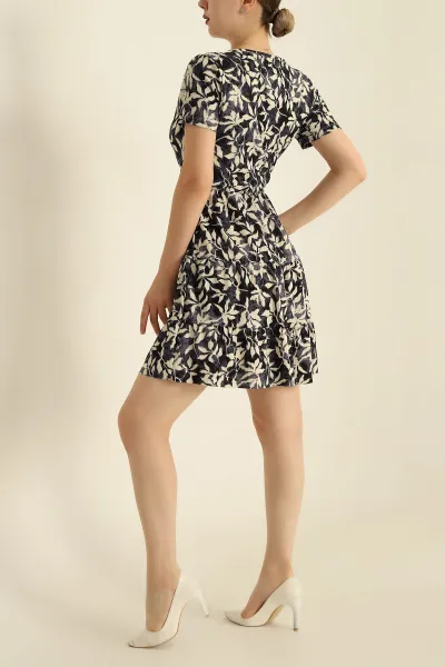 Krem Desenli Beli Lastikli Kruvaze Elbise 285365