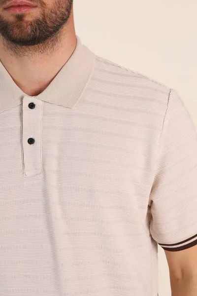 Krem Regular Fit Çizgi Dokulu Fermuarlı Polo Yaka Erkek Triko Tişört 370064