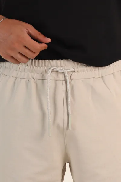 Krem Relaxed Fit İki İp Şardonsuz Kabartma Baskılı Erkek Şort 382183