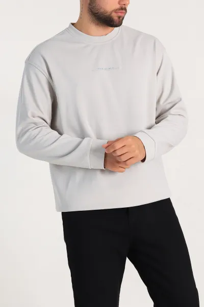 Krem Relaxed Fit Jakarlı Kabartma Yazı Detay Erkek Basic Sweatshirt 305382