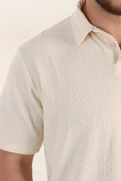 Krem Relaxed Fit Kabartma Desenli Düğmeli Polo Yaka Erkek Tişört 358079