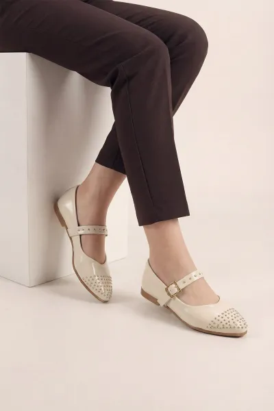 Krem Sivri Burun Kemer Bantlı Taşlı Kadın Babet 437808