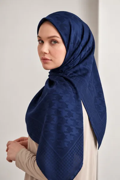 lacivert-100x100-cm-kaz-ayagi-ipeksi-premium-pano-jakar-esarp-494373