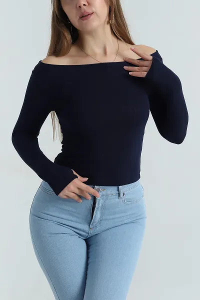 lacivert-buzi-kayik-yaka-parmak-gecmeli-kadin-bluz-408778