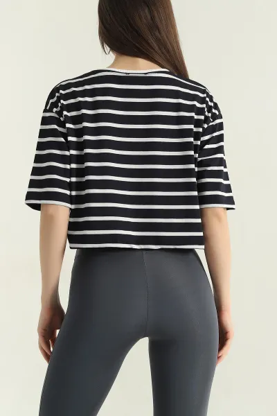 Lacivert Çizgili Süprem Kadın Crop Bluz 357446