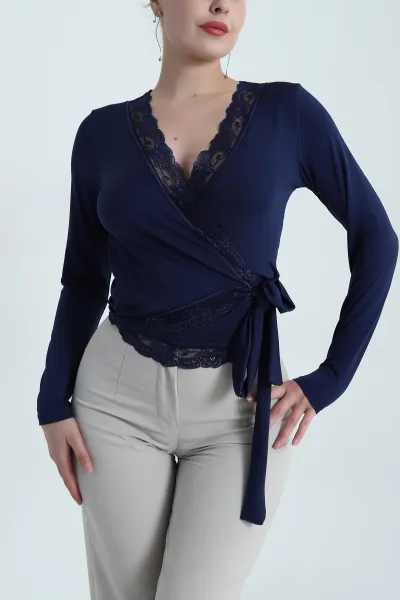 lacivert-dantelli-baglamali-scuba-kadin-bluz-483714